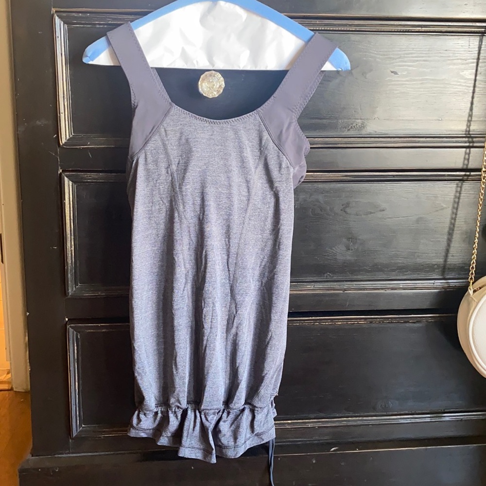 Lululemon grey tank